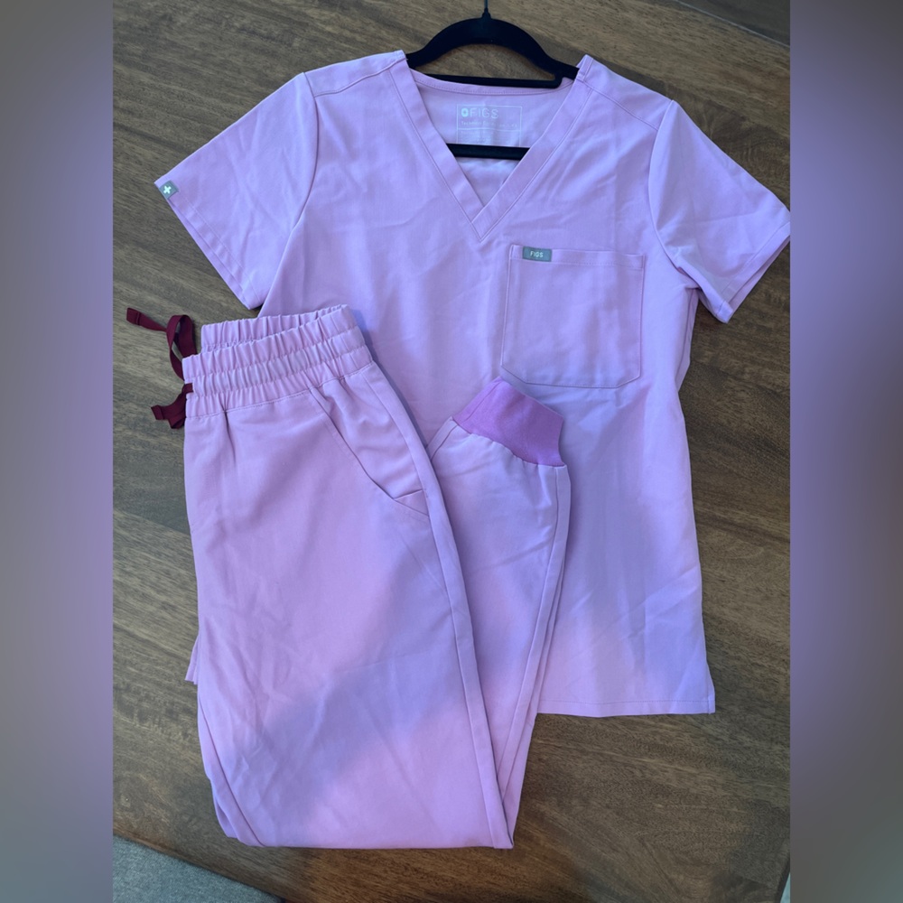 Figs Scrub Set